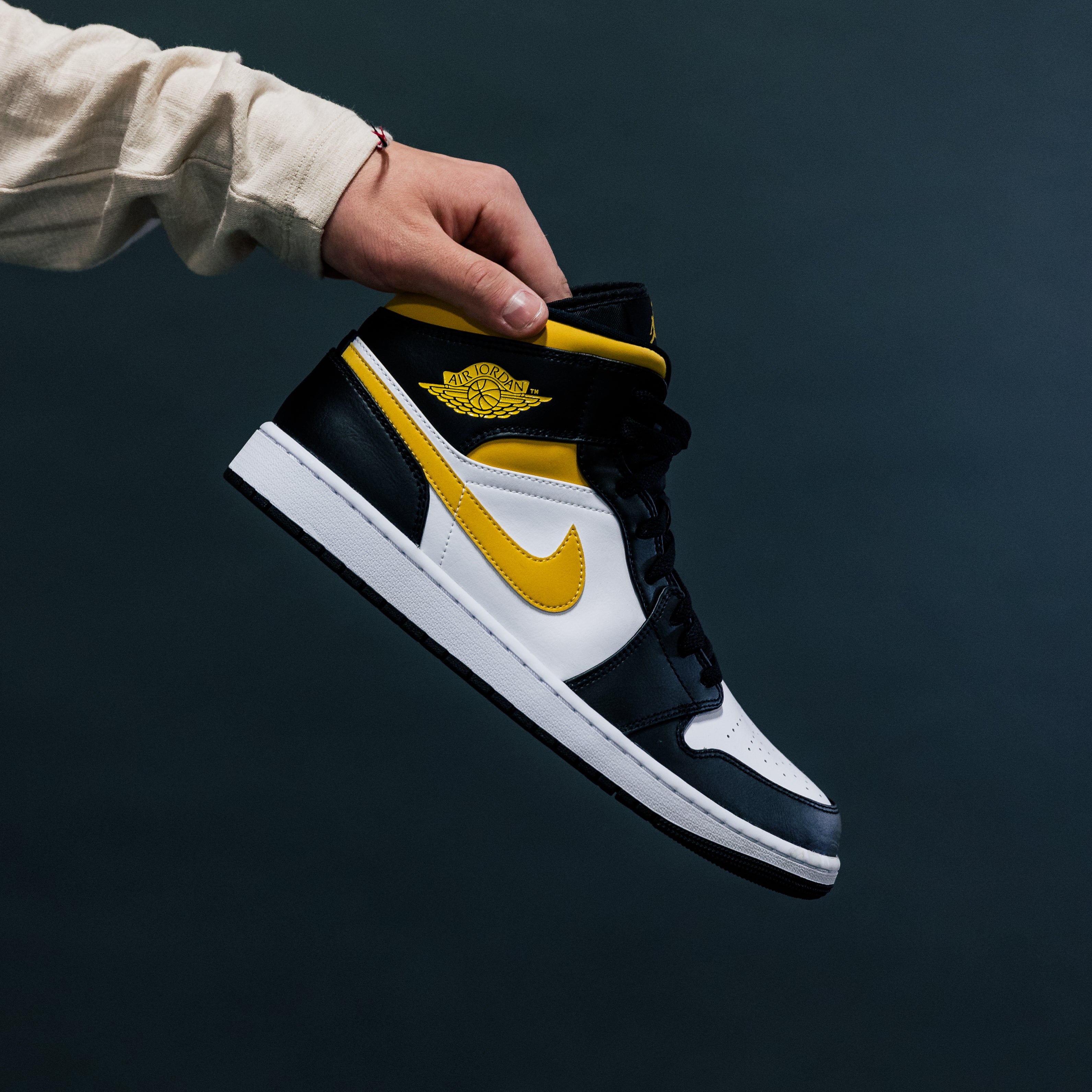 Air Jordan 1 Mid Pollen white - Legitkicks.ca Edmonton Sneaker Shop located in Windermere southwest. Shop the best Nike Air Jordan 1 Mid and lows.