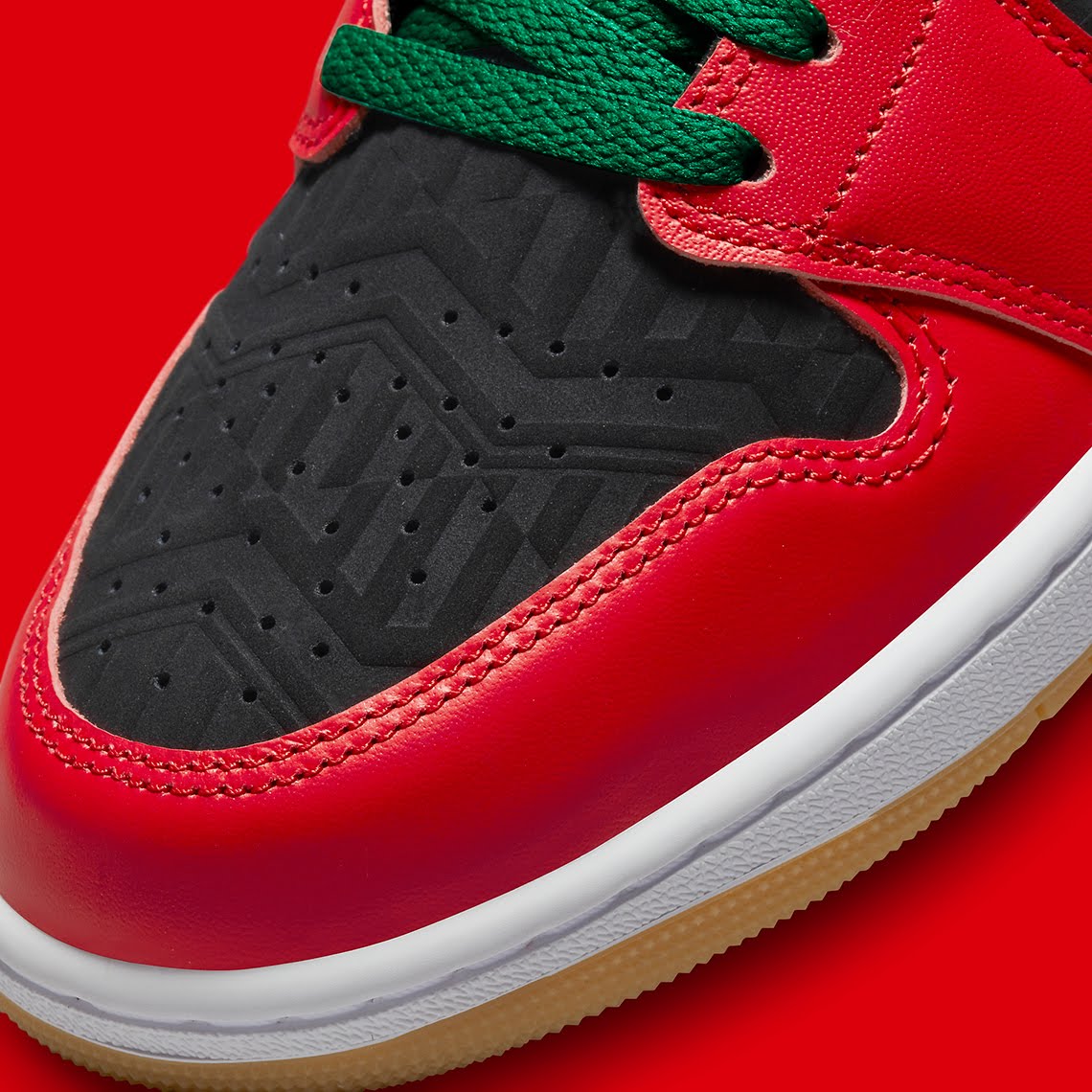 Air Jordan 1 Mid Christmas