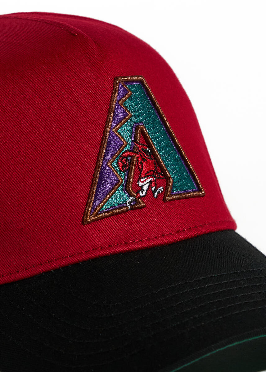 Reference Brand Cardibacks Black Red Hat